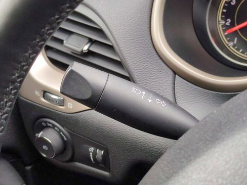 Used 2018 Jeep Cherokee Latitude w/ Cold Weather Group image 26