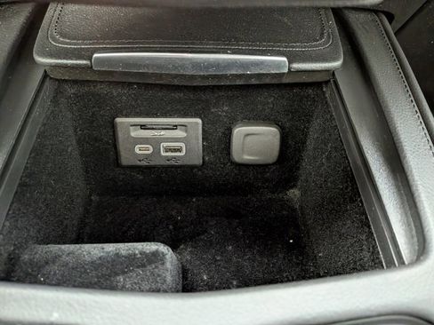 Used 2020 Cadillac XT4 Premium Luxury w/ Cold Weather Package image 10