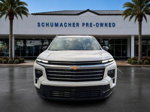 Used 2025 Chevrolet Traverse High Country FWD image 2