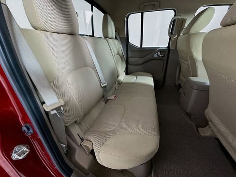 Used 2016 Nissan Frontier SV image 23