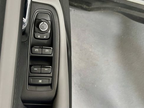 Used 2023 Subaru Outback Premium AWD/4WD image 17