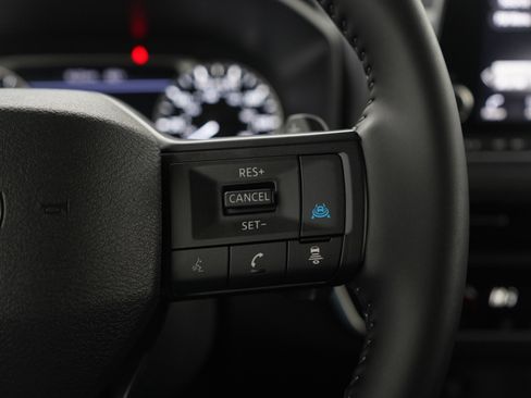 Used 2025 Nissan Rogue SV AWD/4WD image 29