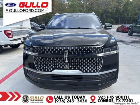 Used 2025 Lincoln Navigator L Reserve image 2
