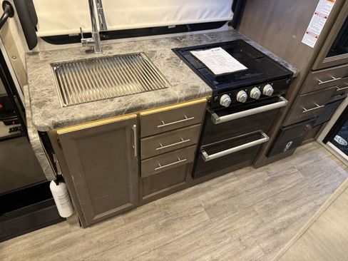 Used 2024 Ford E-450 and Econoline 450 Super Duty w/ Motorhome Prep Package image 55