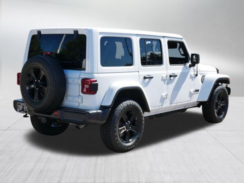 Used 2020 Jeep Wrangler Unlimited Sahara AWD/4WD image 7