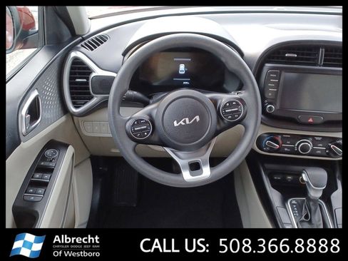 Used 2023 Kia Soul LX w/ LX Technology Package image 19