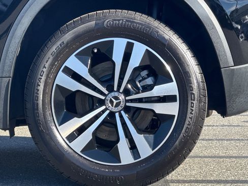 Certified 2025 Mercedes-Benz GLA 250 image 32