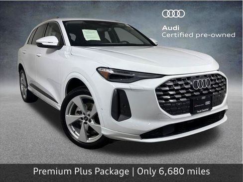 Used 2025 Audi Q5 Premium Plus w/ Premium Plus AWD/4WD image 1