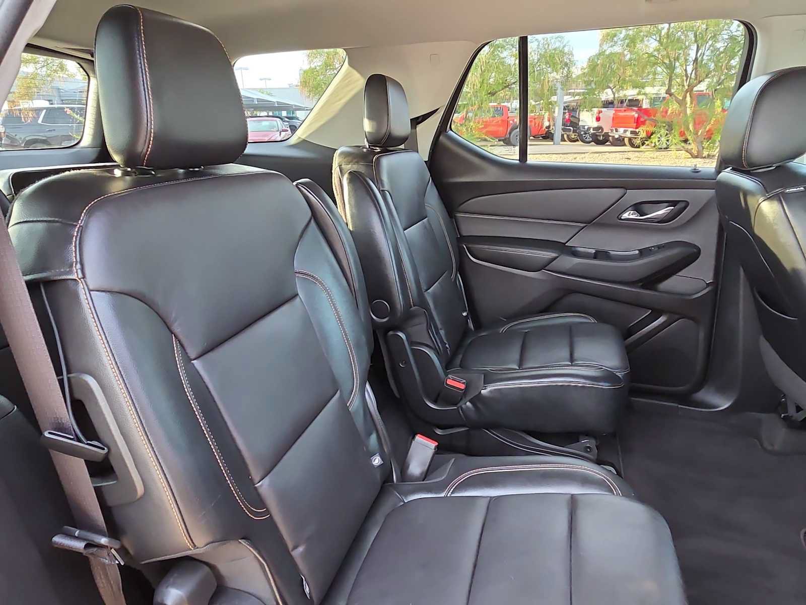 Used 2018 Chevrolet Traverse LT FWD image 17