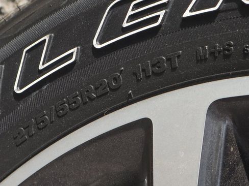 Used 2025 RAM 1500 Limited w/ Body Color Bumper Group image 52