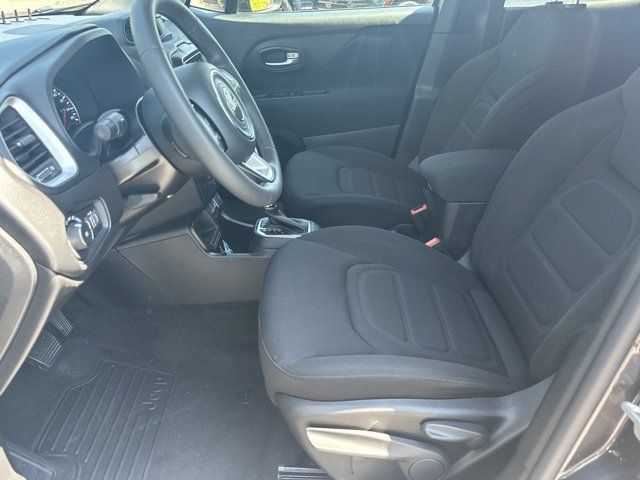 Used 2020 Jeep Renegade Latitude FWD image 10