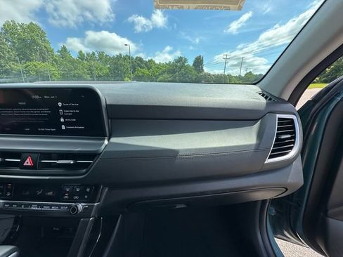 Used 2024 Kia Seltos EX AWD/4WD image 16