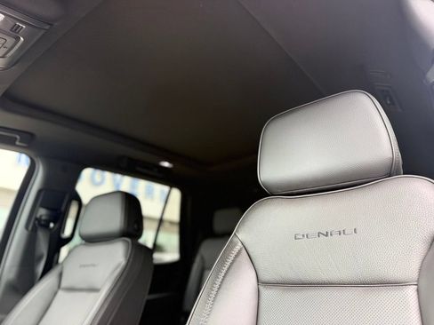 Used 2024 GMC Yukon Denali AWD/4WD image 17