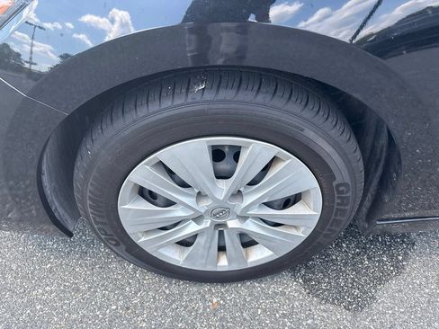 Used 2024 Nissan Sentra S FWD image 13