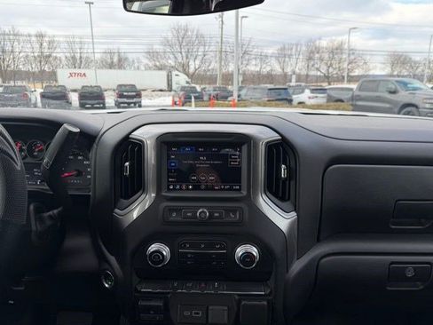 Used 2024 GMC Sierra 2500 Pro w/ Convenience Package image 18