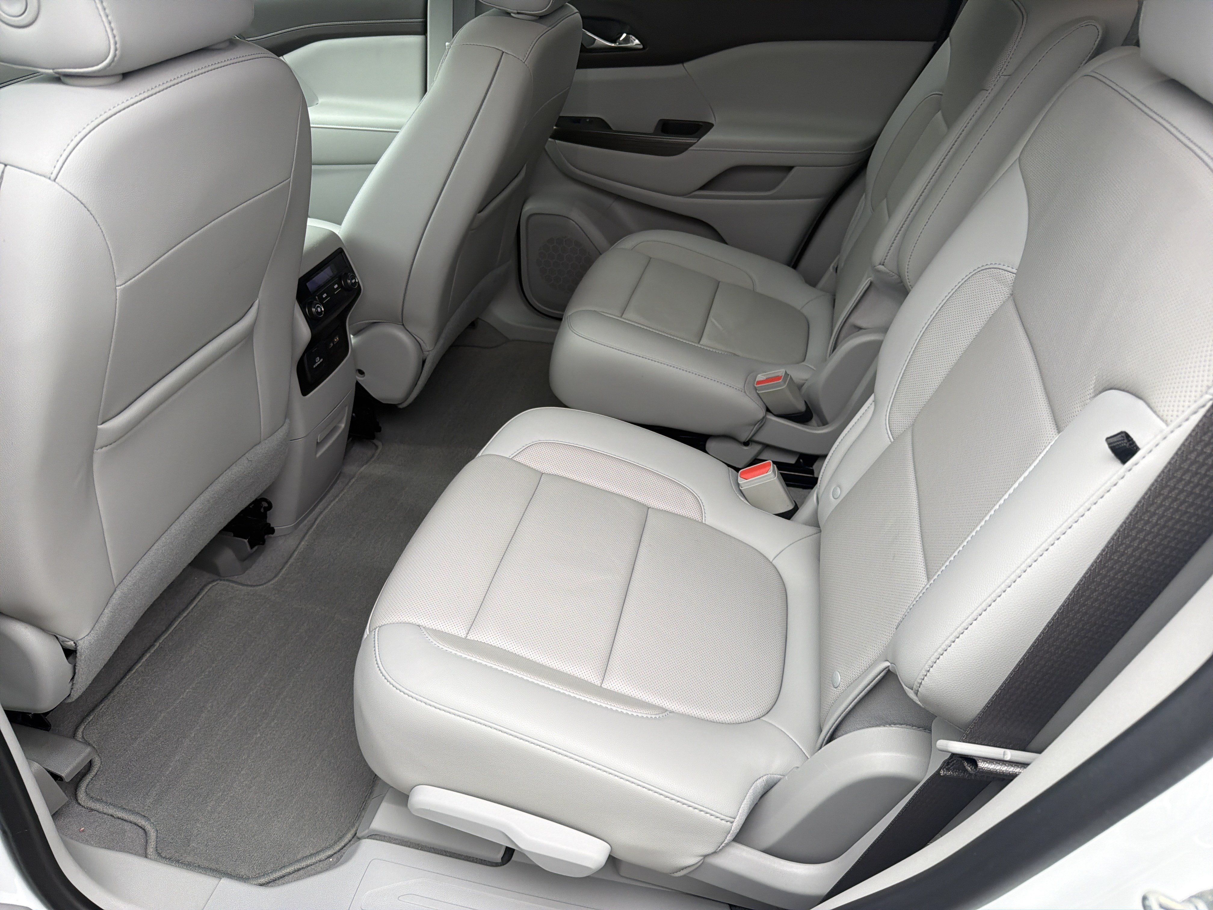 Used 2020 GMC Acadia SLT w/ Driver Alert Package II FWD image 22