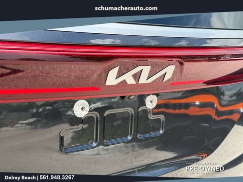 Used 2024 Kia Carnival LX FWD image 15