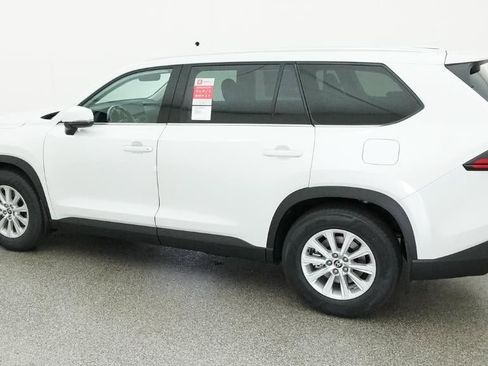 New 2026 Toyota Grand Highlander FWD image 4