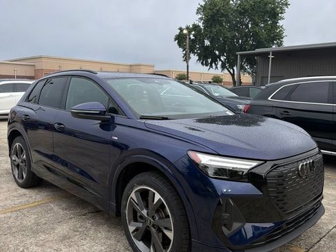 Certified 2023 Audi Q4 e-tron Premium w/ Convenience Package AWD/4WD image 3
