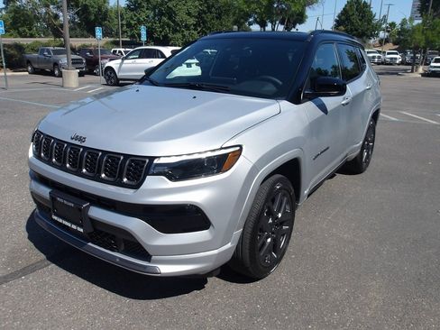 New 2025 Jeep Compass Limited w/ High Altitude Package image 4