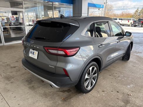 Used 2024 Ford Escape Platinum image 5