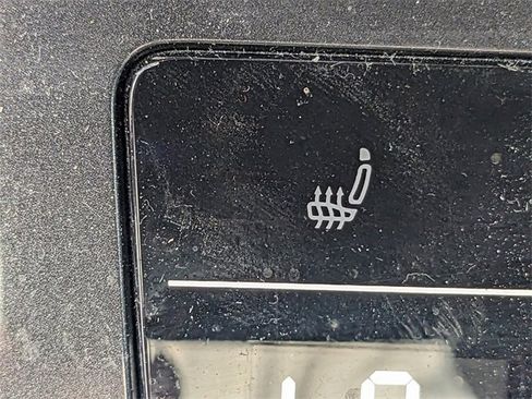 Used 2022 Volkswagen Tiguan SE image 23