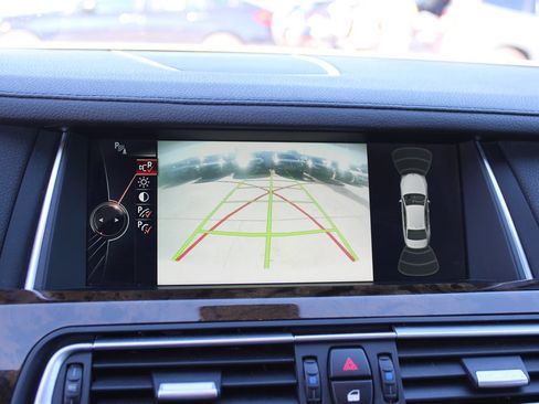 Used 2013 BMW 740Li image 24