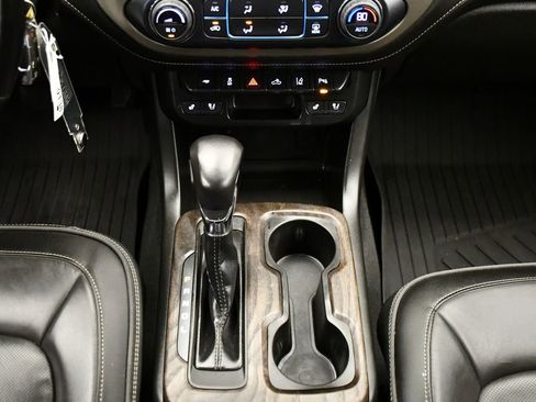 Used 2022 GMC Canyon Denali w/ Denali Black Edition Package image 28