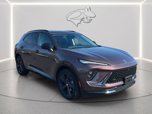 Used 2024 Buick Envision Sport Touring image 7