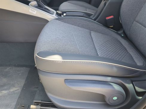 New 2025 Hyundai Venue Limited image 19