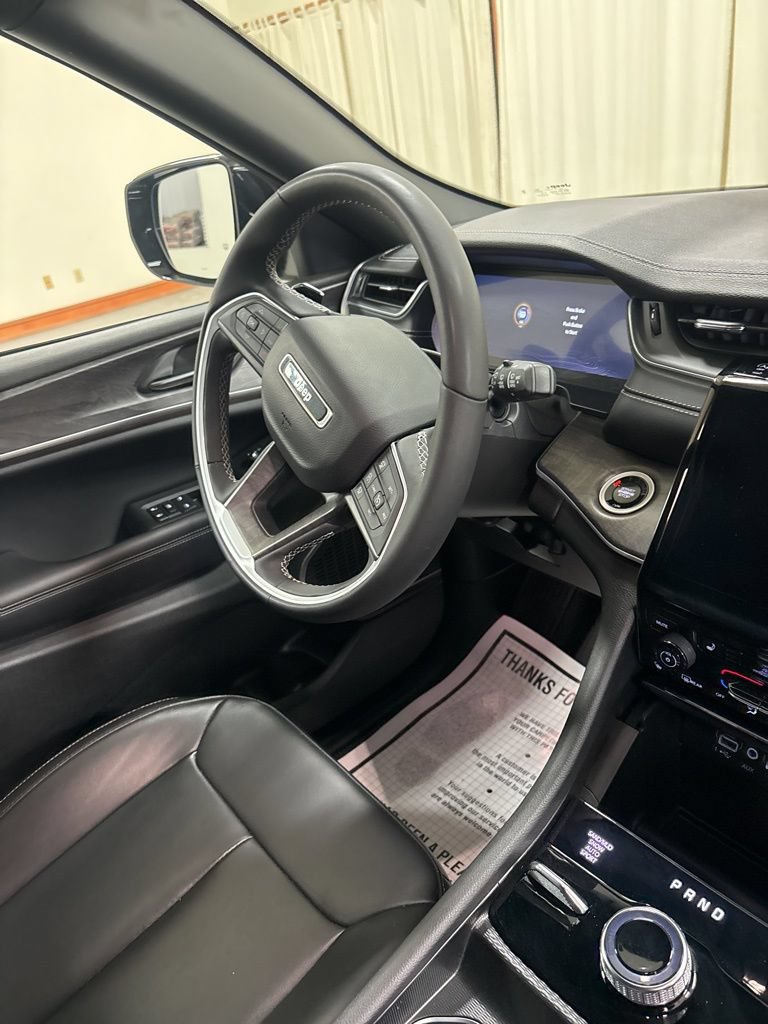 Used 2024 Jeep Grand Cherokee Limited AWD/4WD image 24