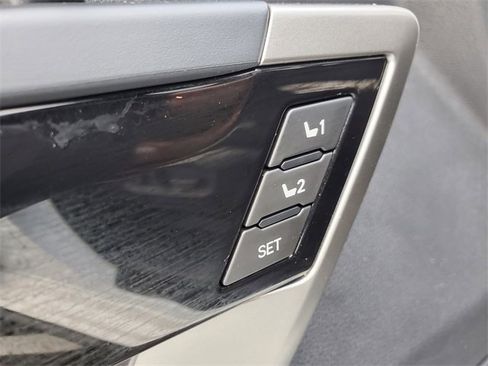 Used 2025 Toyota Tundra Limited image 18