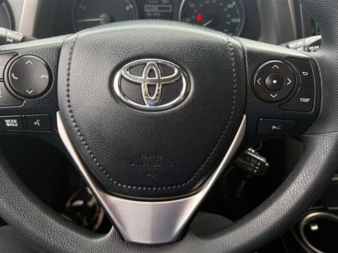 Used 2017 Toyota RAV4 LE image 33