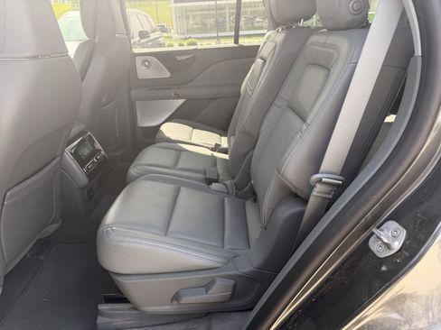 Used 2020 Lincoln Aviator Reserve w/ Equipment Group 201A AWD/4WD image 6