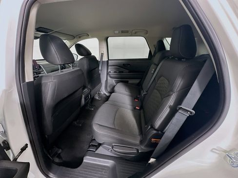 Used 2025 Nissan Pathfinder SV image 28