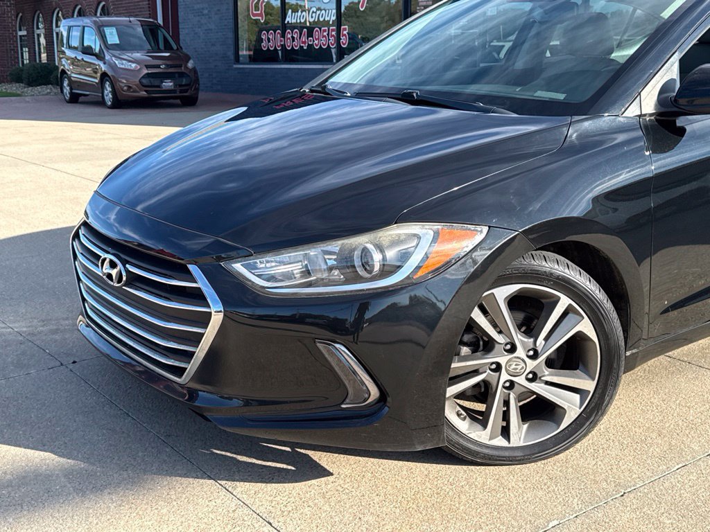 Used 2017 Hyundai Elantra Limited FWD image 19