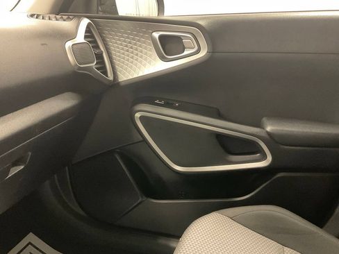 Used 2020 Kia Soul LX FWD image 22