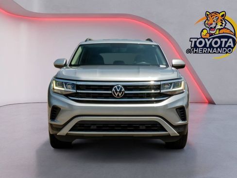 Used 2023 Volkswagen Atlas SE w/ Black Wheel Package FWD image 2