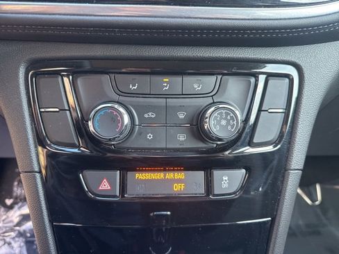 Used 2022 Buick Encore Preferred w/ Safety Package image 21