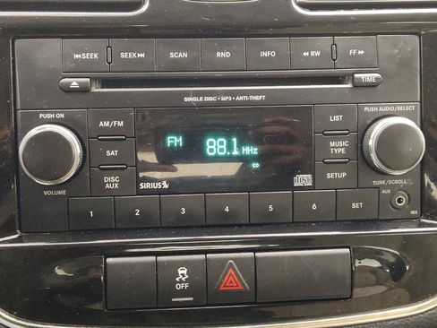 Used 2014 Chrysler 200 Touring FWD image 25