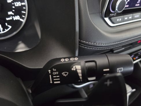 Used 2024 Nissan Rogue S AWD/4WD image 19