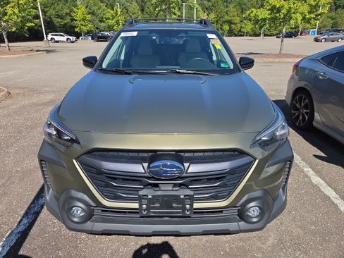 Used 2024 Subaru Outback Premium AWD/4WD image 9