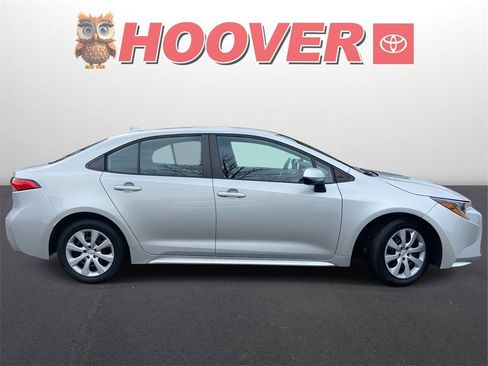 Used 2023 Toyota Corolla LE image 2