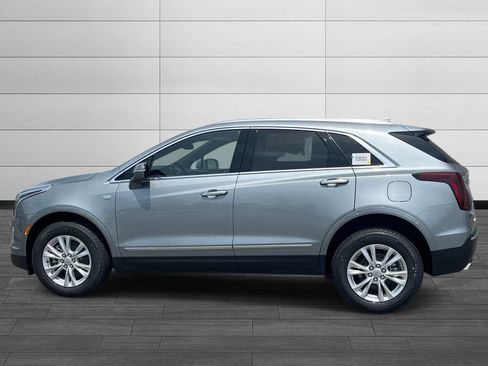 New 2026 Cadillac XT5 Luxury image 2