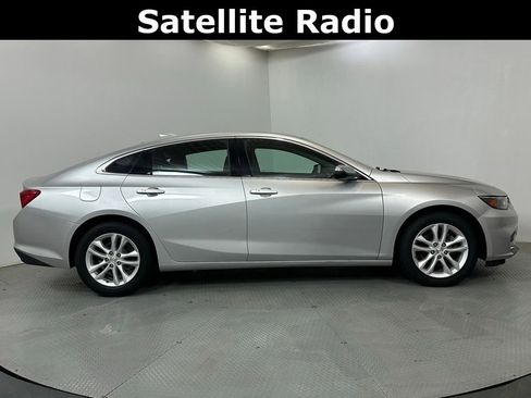 Used 2018 Chevrolet Malibu LT image 8