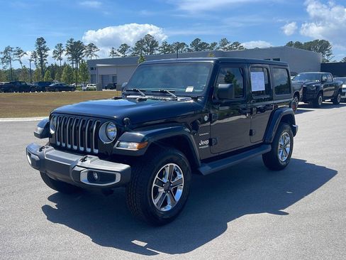 Used 2020 Jeep Wrangler Unlimited Sahara image 3