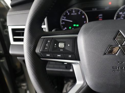 New 2026 Mitsubishi Outlander SE image 44