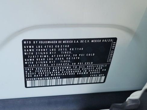 Used 2025 Volkswagen Tiguan S image 34