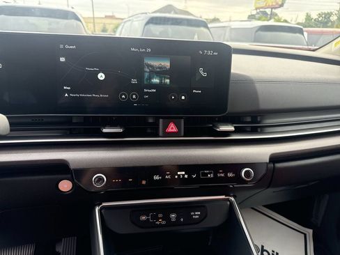 New 2026 Kia Carnival EX FWD image 12