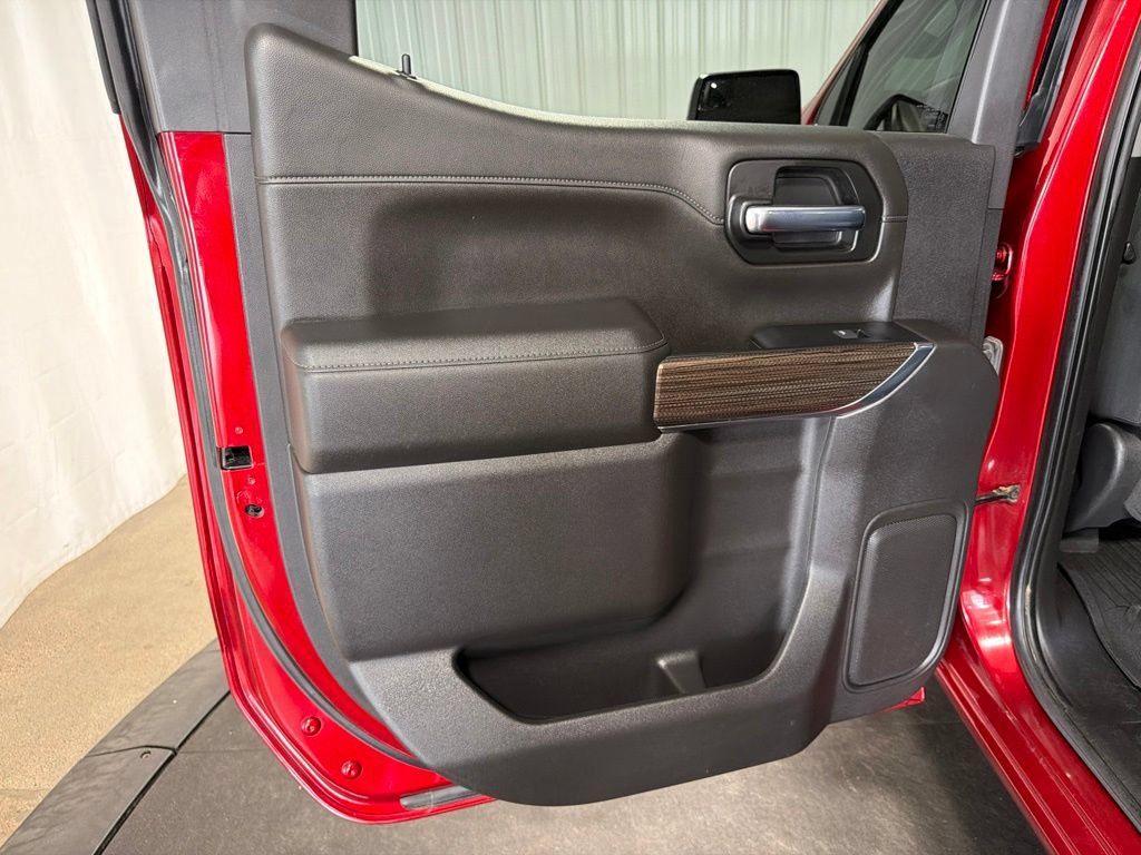 Certified 2021 Chevrolet Silverado 1500 RST w/ LPO, Blackout Package AWD/4WD image 17